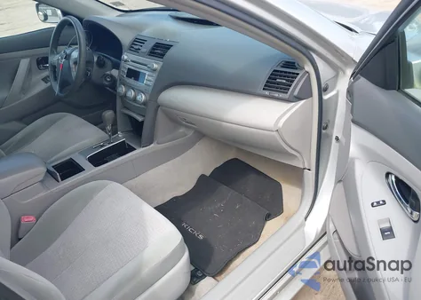 2010 Toyota Camry Le V6 z USA, uszkodzony, nr VIN 4T1BK3EKXAU112437